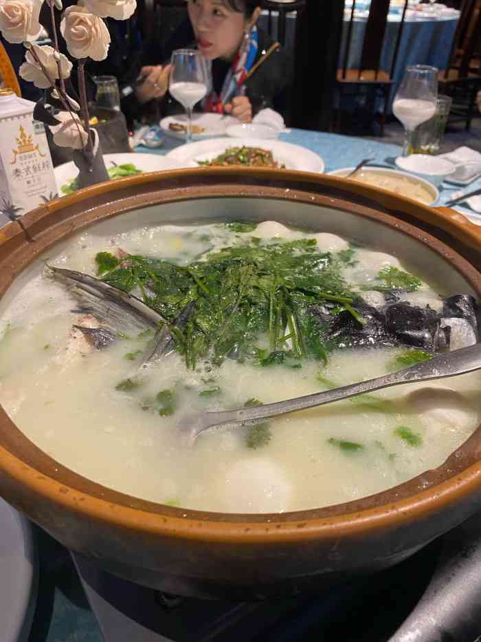 湘湖渔村(湘湖店)-"环境很赞,包厢临湖,景色很美,碰到一个很.