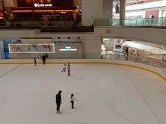 -冰纷万象滑冰场(深圳万象城店)