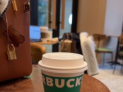 -星巴克(上海长宁来福士1F店)