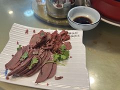 -龙香居海鲜浑锅家常菜·特色驴肉