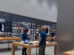 -Apple零售店(华贸购物中心店)