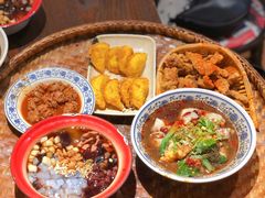 -爆炸头阿姨小四川正宗川味小吃(无任何分店)