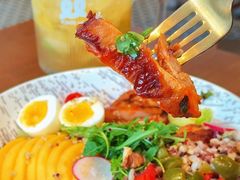 -POKEE VIA&Brunch·维娅(重庆来福士店)