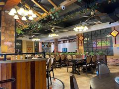 大堂-醉美东江·三文鱼·烧鸡公