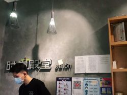 -时尚殿堂明星门店