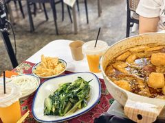 -刘姐啤酒鱼民族演艺餐厅(西街总店)