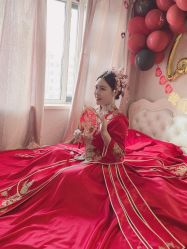 -红馆妆造(中央大街店)