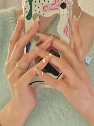 -拾光美甲美睫半永久