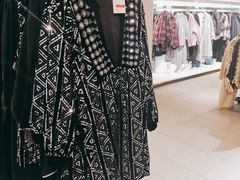 -ZARA(万达广场二七店)