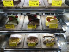 面包甜点陈列柜-麦当劳(水坑尾街店)