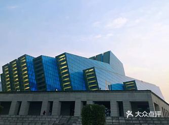 昨晚在宏伟壮观的重庆大剧院举办了一场盛大的音乐会