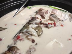 农夫山泉炖的鱼头（红烧）-7017浙菜•建德味(中财店)