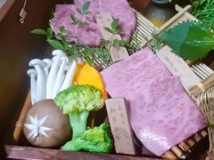 -山川小町·极番烧肉(新地假日广场店)
