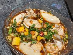-何妹湿辣牛肉·粤式烧烤砂煲(桂雅路店)