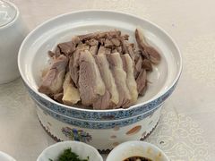 手抓羊肉-那达慕蒙古风味酒楼