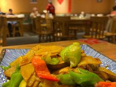 地三鲜-關東雪东北菜(中庚漫游城店)