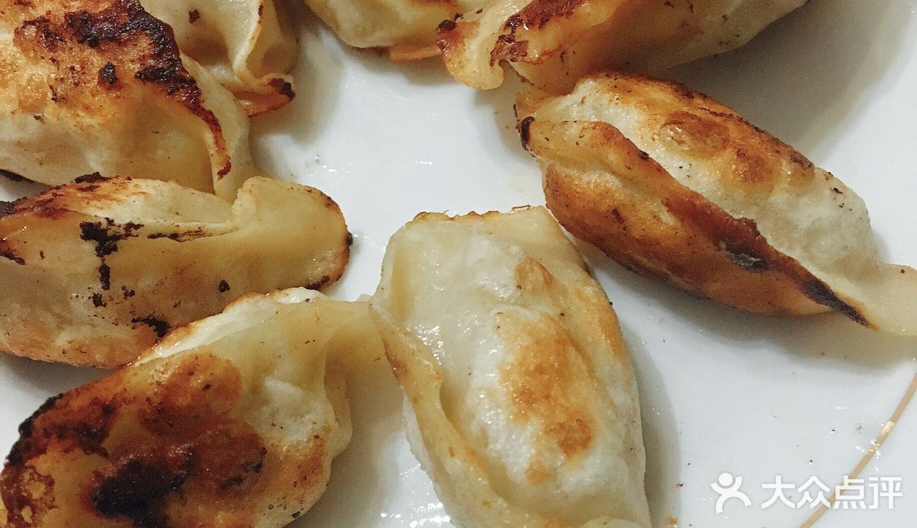 10分钟完成一道家常菜——香煎饺子