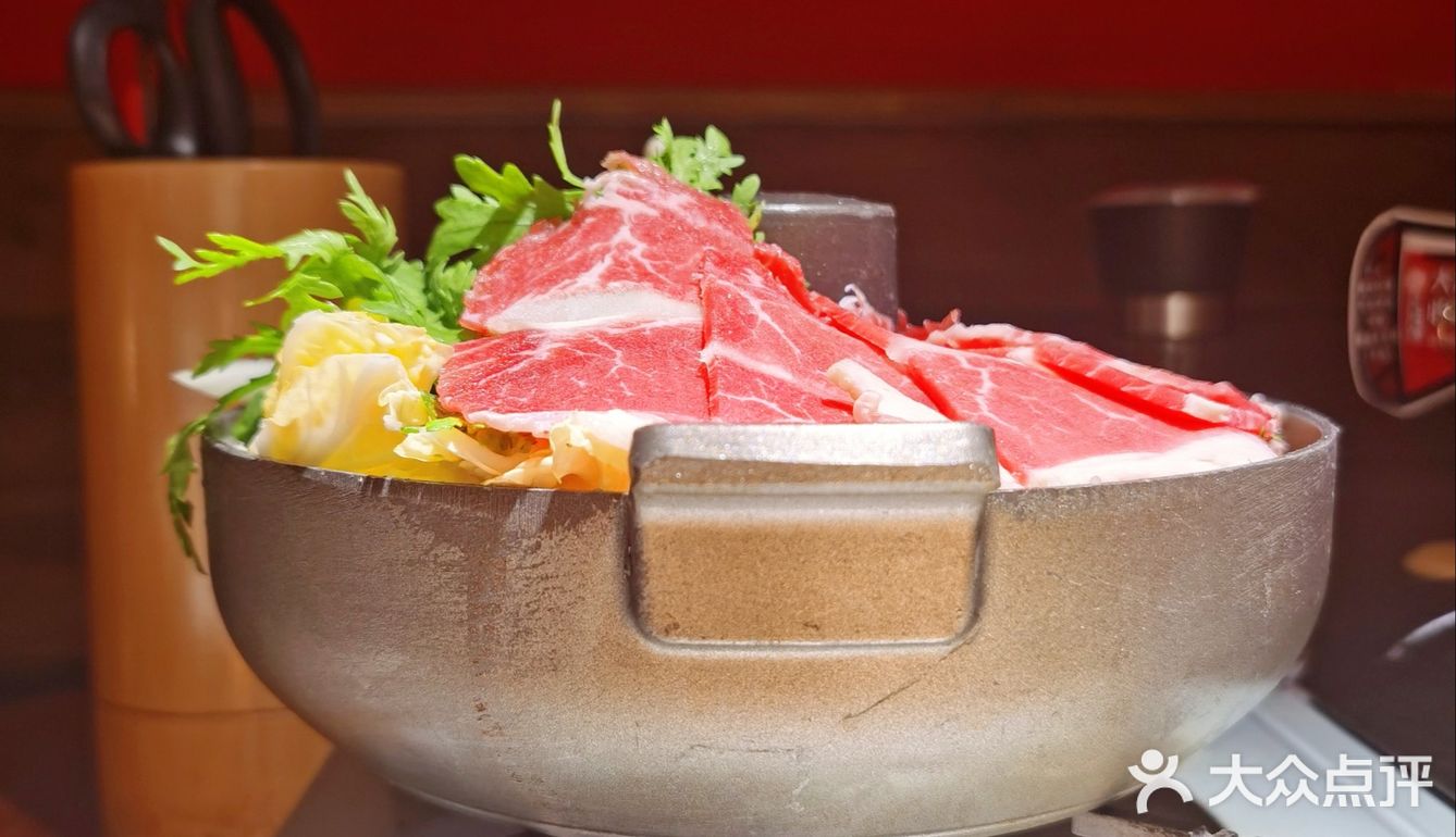 这家地下烤肉店还不错哟