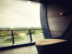 -上海滴水湖皇冠假日酒店