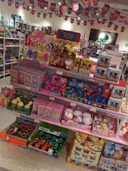-嗨本可潮玩仓(大兴大悦春风里店)