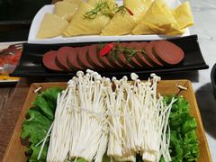 -尚尚仙·酸汤猪手·猪肚鸡火锅(华联万柳购物中心店)