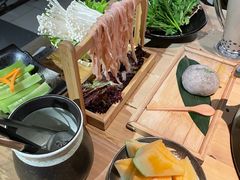 -湊湊火锅·茶憩(杭州湖滨银泰in77店)