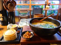-银米·云南传统过桥米线(双廊黑金冠店)