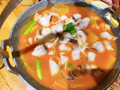 -老滇山寨•云南特色菜•地方菜•民族风情歌舞表演(金碧店)