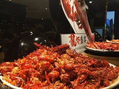 黄金蒜香小龙虾-五月罗马海鲜自助餐厅(陆家嘴店)