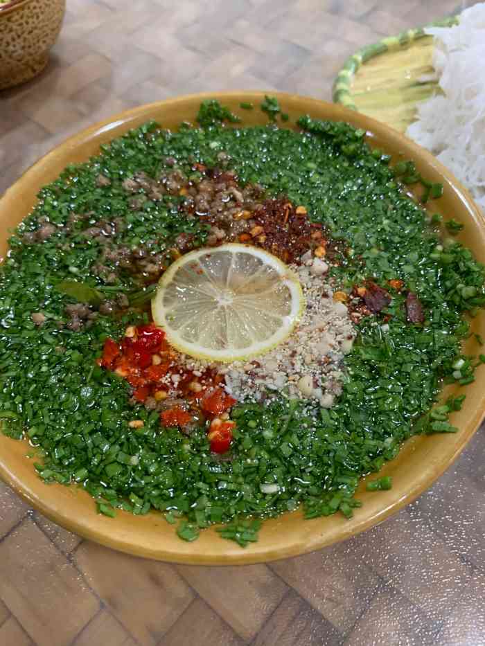 芒市桂家撒撇-"口味超级棒,非常独特,老板娘人很好,怕我.