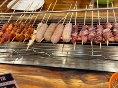 -哈尔滨小酒馆·鲜肉现穿自助烧烤(康新花园店)