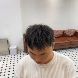 -海文先生国潮烫染男士理发馆