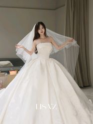 -Renee芮亦婚纱(原丽莎)