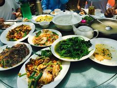 -洞背山庄(洞背院区式管理小区店)