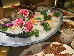 -青瓦餐厅·生鱼片·韩园烤肉(西塔店)