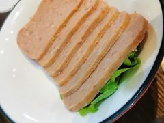 -虾弄弄海派小龙虾·牛羊蝎子火锅