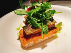 香煎沙丁鱼柳佐地中海风味番茄汁-弦月窗LUNETTE BY AMANDA(复兴路店)