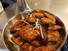 原味炸鸡和酱油鸡双拼-MI WU FACTORY米屋美食工厂餐厅(绿地店)
