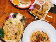 -Chom Cafe and Restaurant