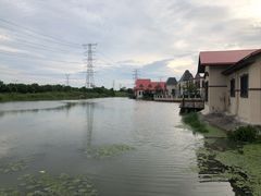 -蓝精灵乐园·世茂精灵之城主题乐园