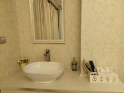 -悦芳庭美肤美体品牌集合店