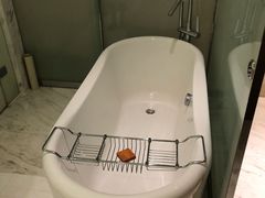-上海滴水湖皇冠假日酒店