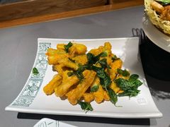 咸蛋黄焗脆皮茄子-云海肴·汽锅鸡·云南菜(高德置地店)