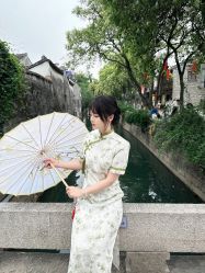 -一揽芳华汉服旗袍体验馆(拙政园店)