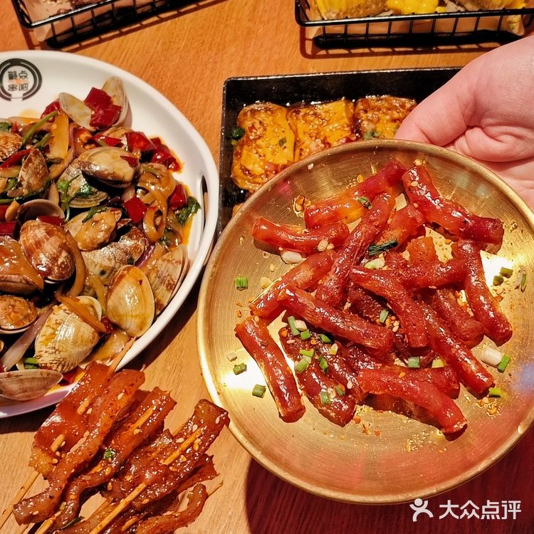 聚点串吧 | 五角场夜宵新据点!这家烤串超正!😍