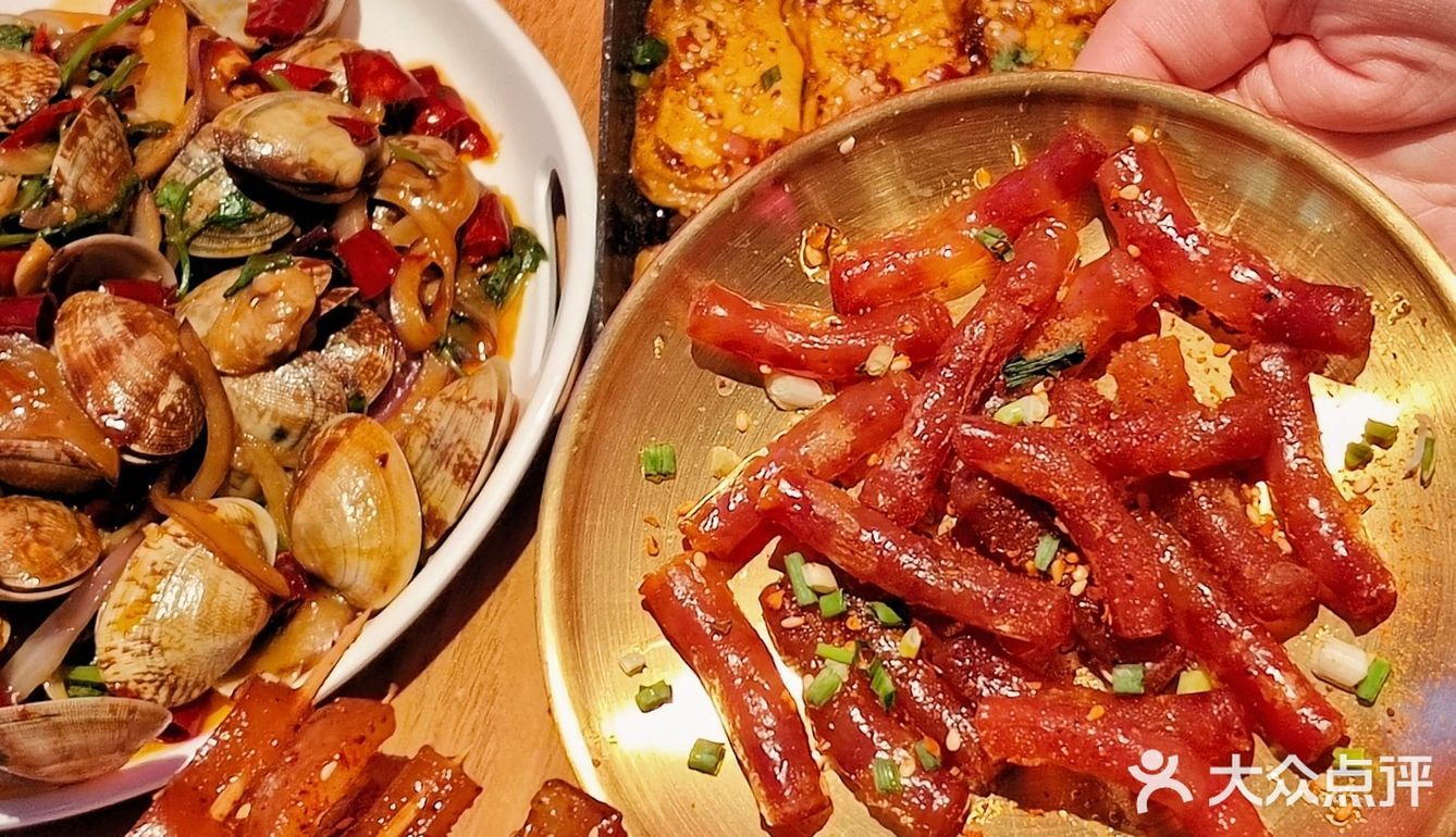 聚点串吧 | 五角场夜宵新据点！这家烤串超正！😍