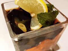 焦糖双色冰粉-鱼酷活鱼烤鱼(恒隆广场店)