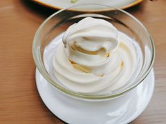 冰激凌配杏仁酒-杭州君悦酒店·青莳