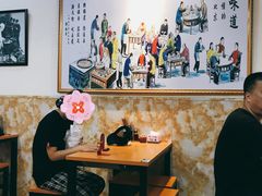 大堂-门框胡同百年卤煮(鸟巢店)