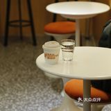景田三巨头旁边开了家咖啡店，来认了个新字: 罧！